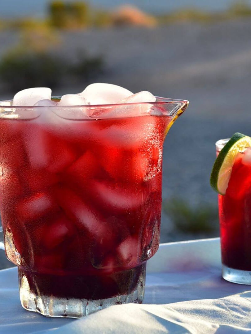 Detox Tea cold brew pitcher with ice