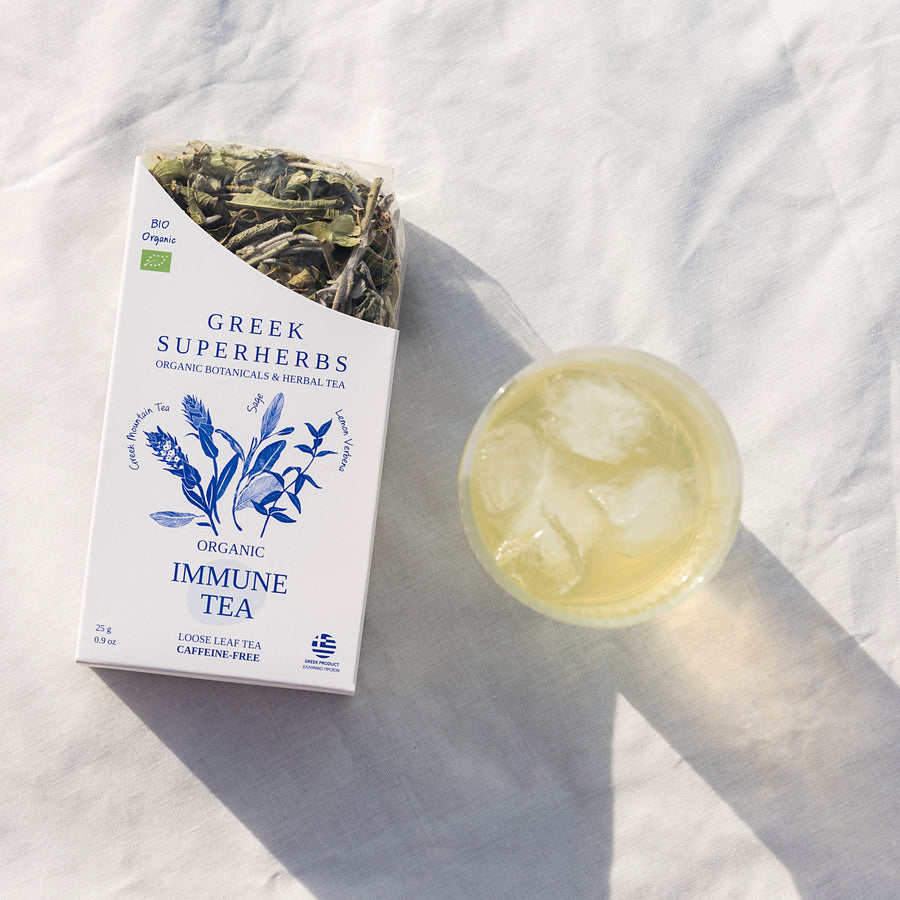 Immune Tea bag with a cup and lemon